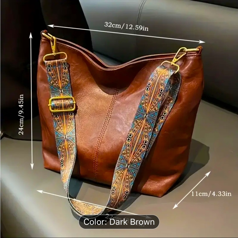 Cognac color shoulder bag. Perfect for any occasion and very stylish.